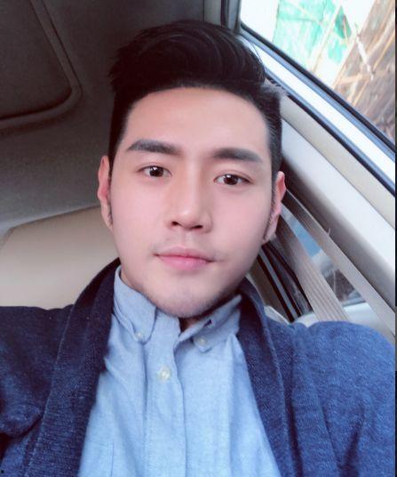 娱乐圈爆料小哥哥小说,小哥哥的神秘爱情故事